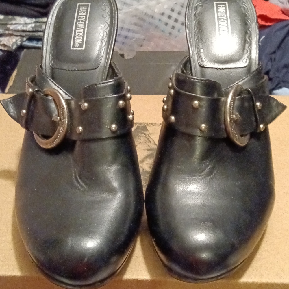 Clogs